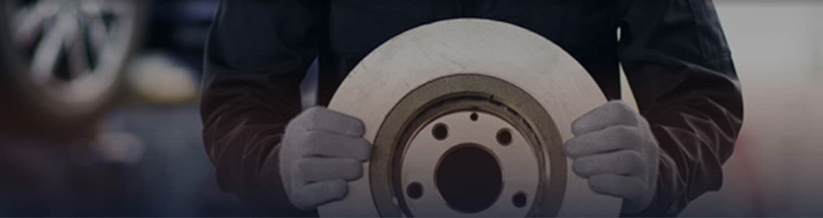  Technician pouring Oil